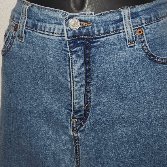 Levi Strauss Ladie's 512 Jeans in size 14M.  30" Waist - Picture 5 of 13